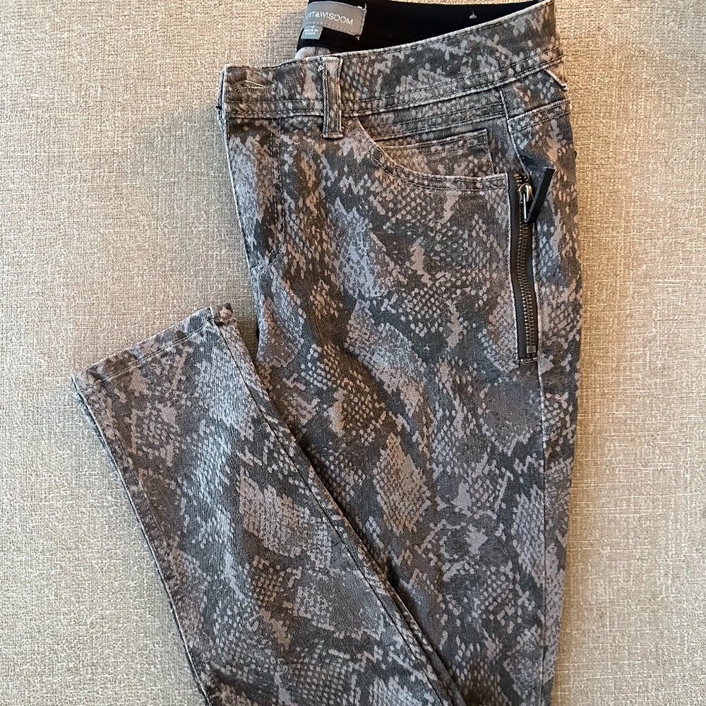 Wit & Wisdom Snakeskin Print Skinny Jean- Size 4